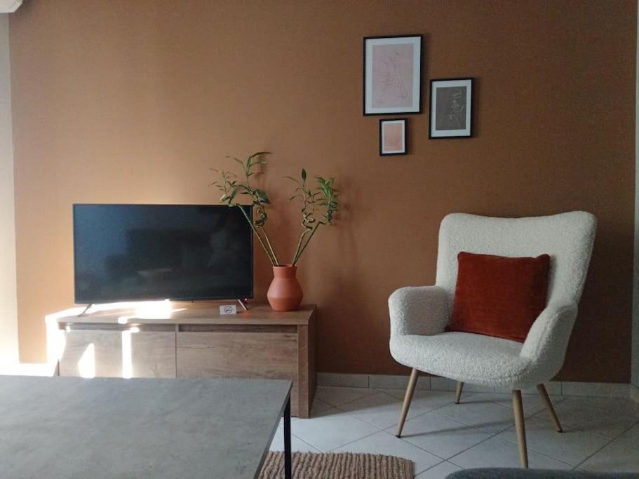 Central Artistic 2-Bedroom Apartment 79Sqm Tripoli Buitenkant foto